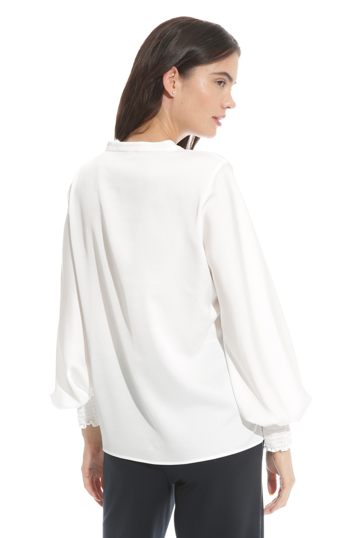 Blusa con polsini punto smock Intrend Blusa con polsini punto smock Intrend