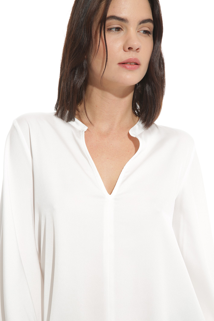 Blusa con polsini punto smock Intrend Blusa con polsini punto smock Intrend