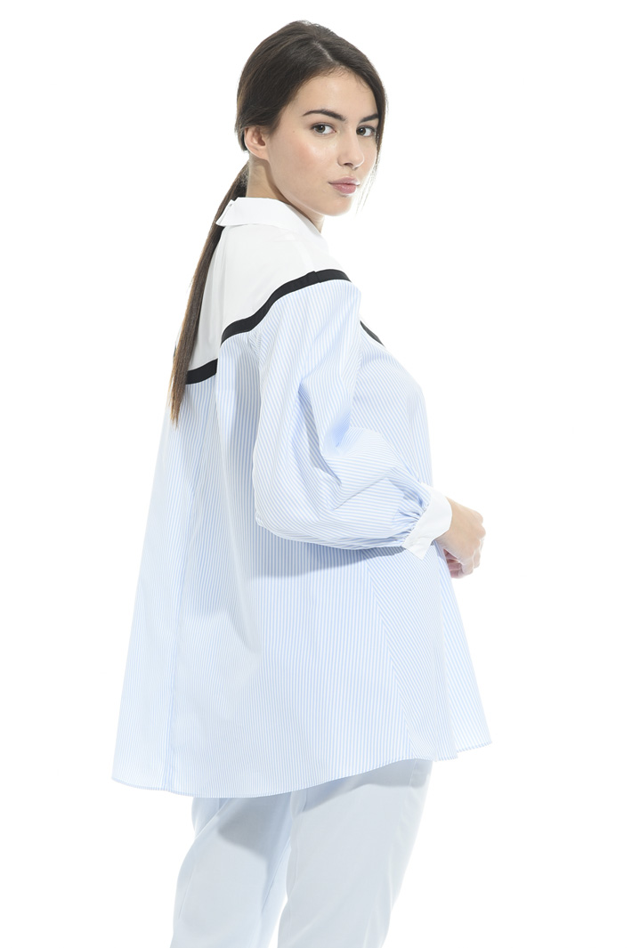 Tunic with shirt collar
Intrend Tunic with shirt collar
Intrend