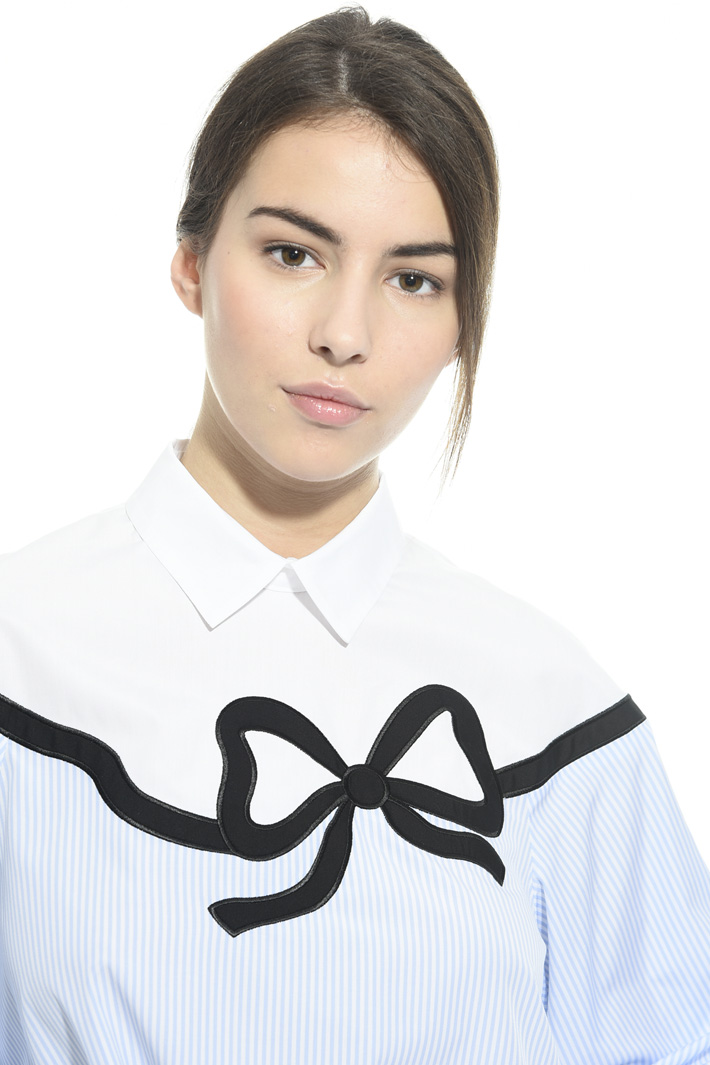 Tunic with shirt collar
Intrend Tunic with shirt collar
Intrend