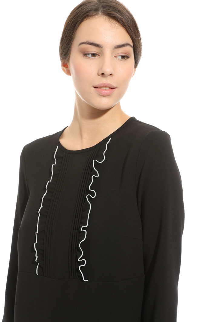 Frilled dress Intrend Frilled dress Intrend