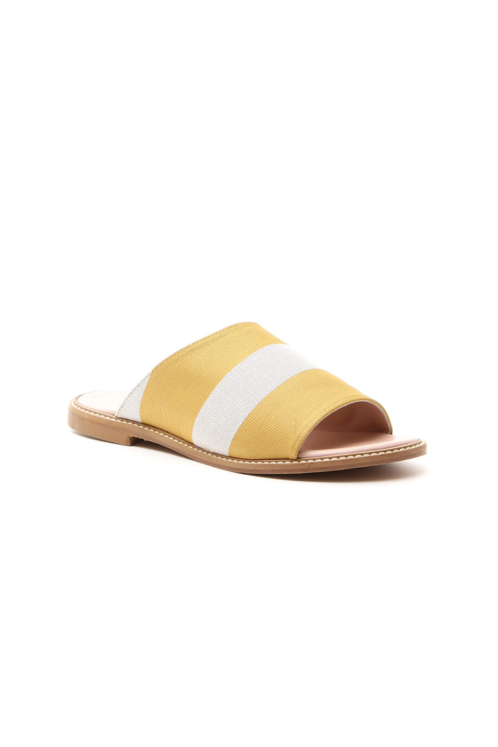 Textured slippers Intrend Textured slippers Intrend