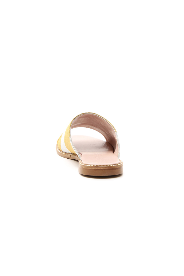 Textured slippers Intrend Textured slippers Intrend
