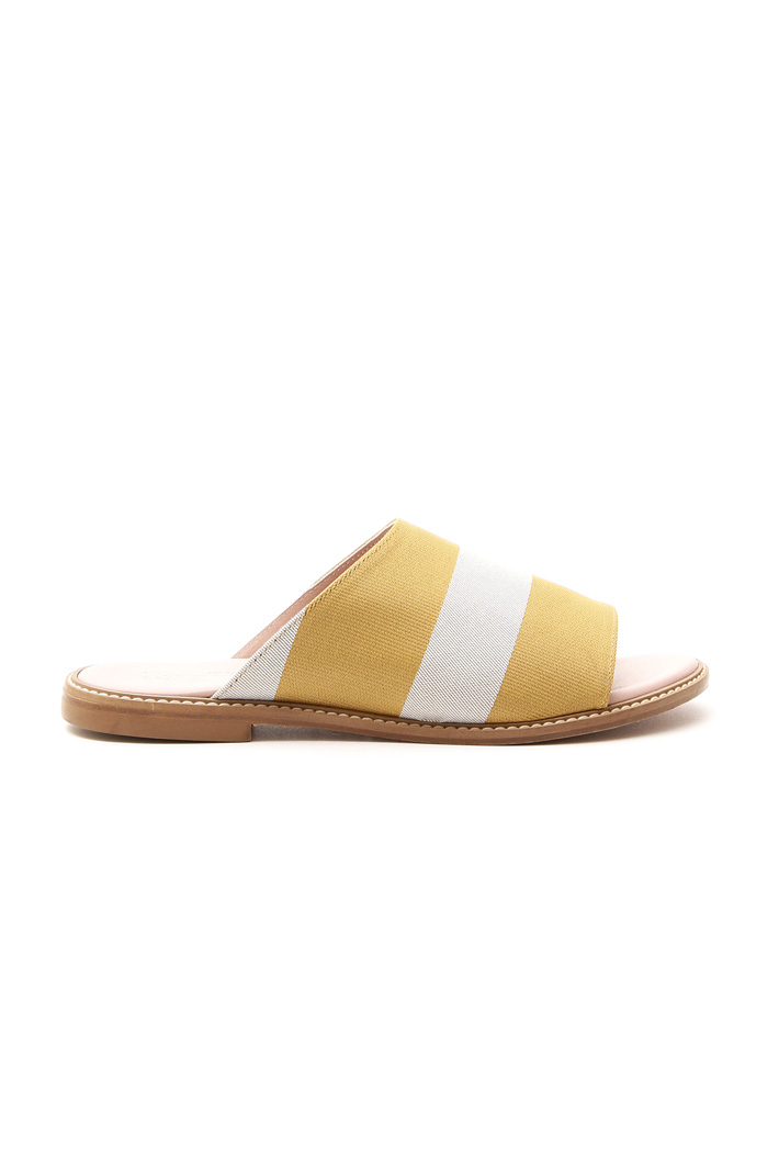 Textured slippers Intrend Textured slippers Intrend