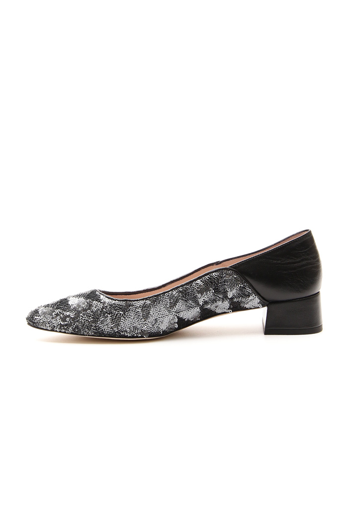 Sequin ballerina with heel
Intrend Sequin ballerina with heel
Intrend