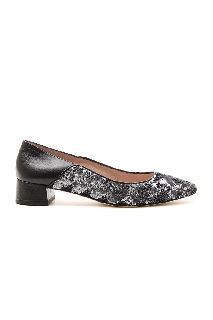 Sequin ballerina with heel
Intrend Sequin ballerina with heel
Intrend