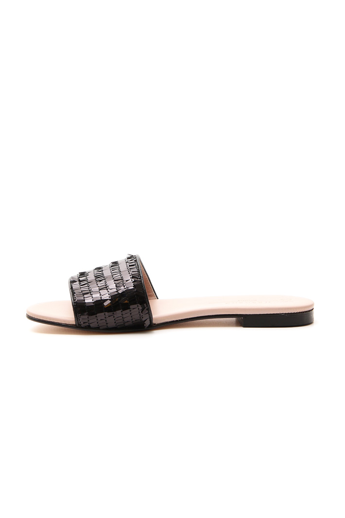 Flat sandal with sequins Intrend Flat sandal with sequins Intrend
