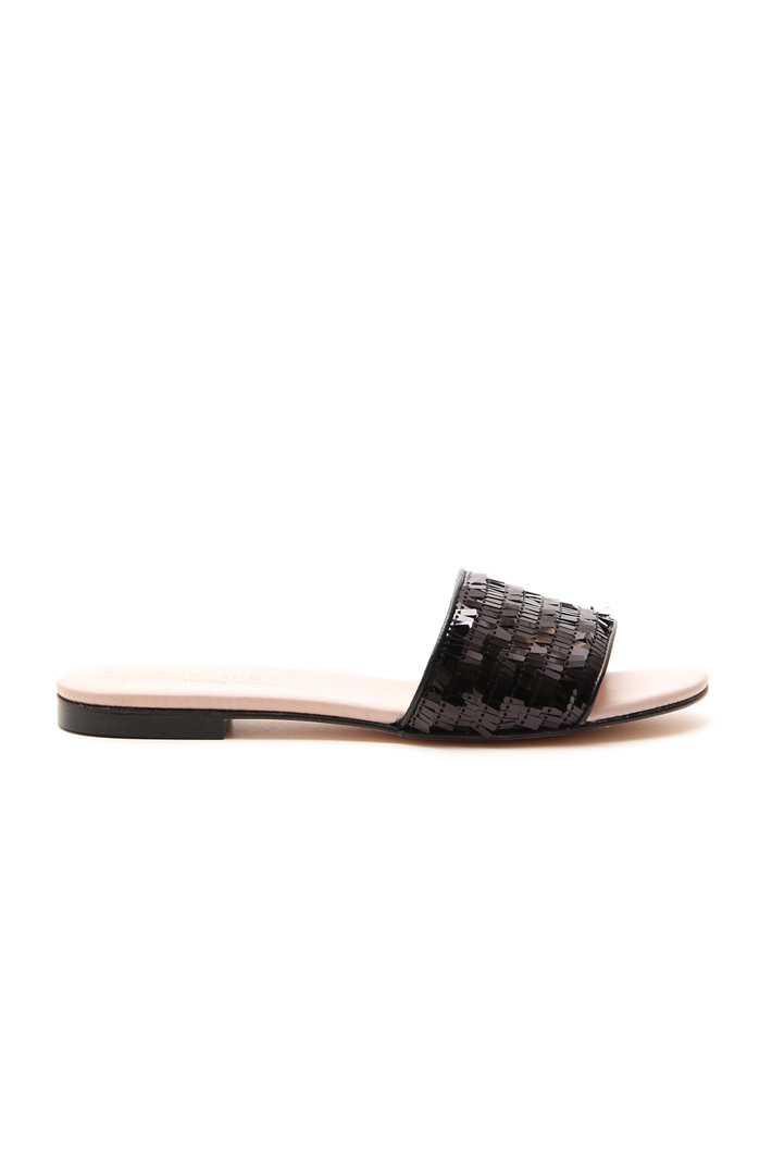 Flat sandal with sequins Intrend Flat sandal with sequins Intrend