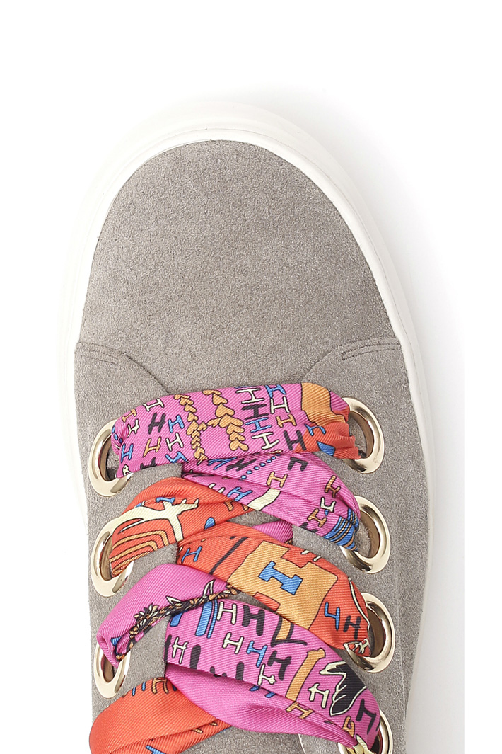 Sneakers con lacci multicolor Intrend Sneakers con lacci multicolor Intrend