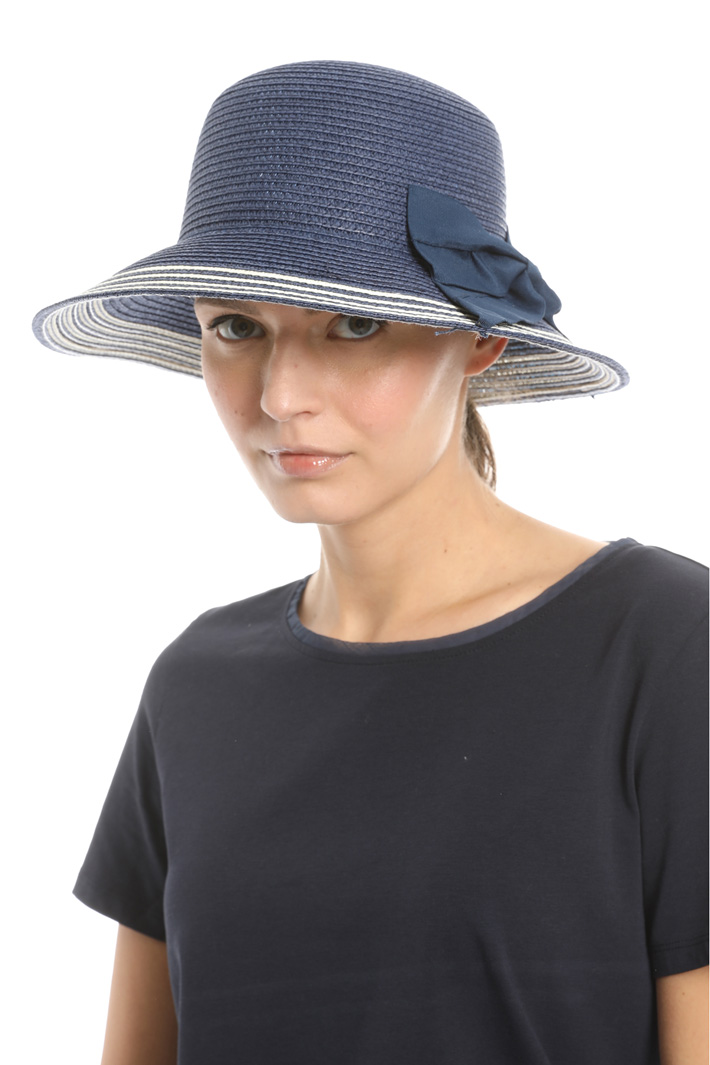 Cappello con maxi fiocco Intrend Cappello con maxi fiocco Intrend