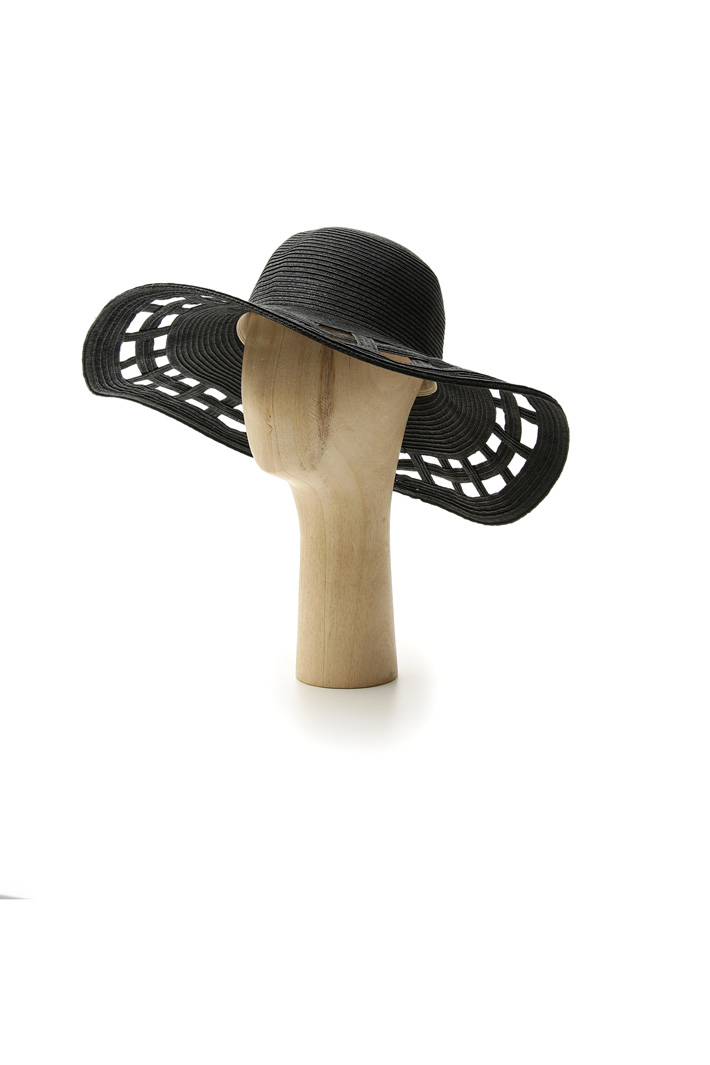Perforated brim hat Intrend Perforated brim hat Intrend