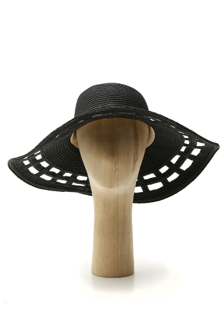 Perforated brim hat Intrend Perforated brim hat Intrend