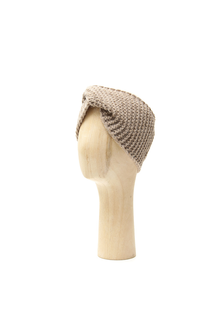 Knit hat with knot Intrend Knit hat with knot Intrend