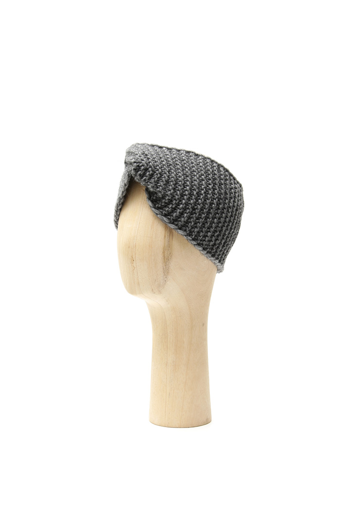 Knit hat with knot Intrend Knit hat with knot Intrend