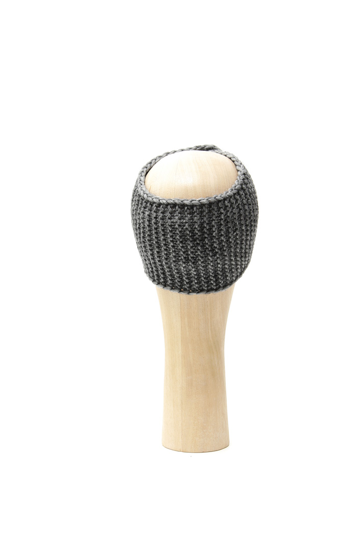 Knit hat with knot Intrend Knit hat with knot Intrend
