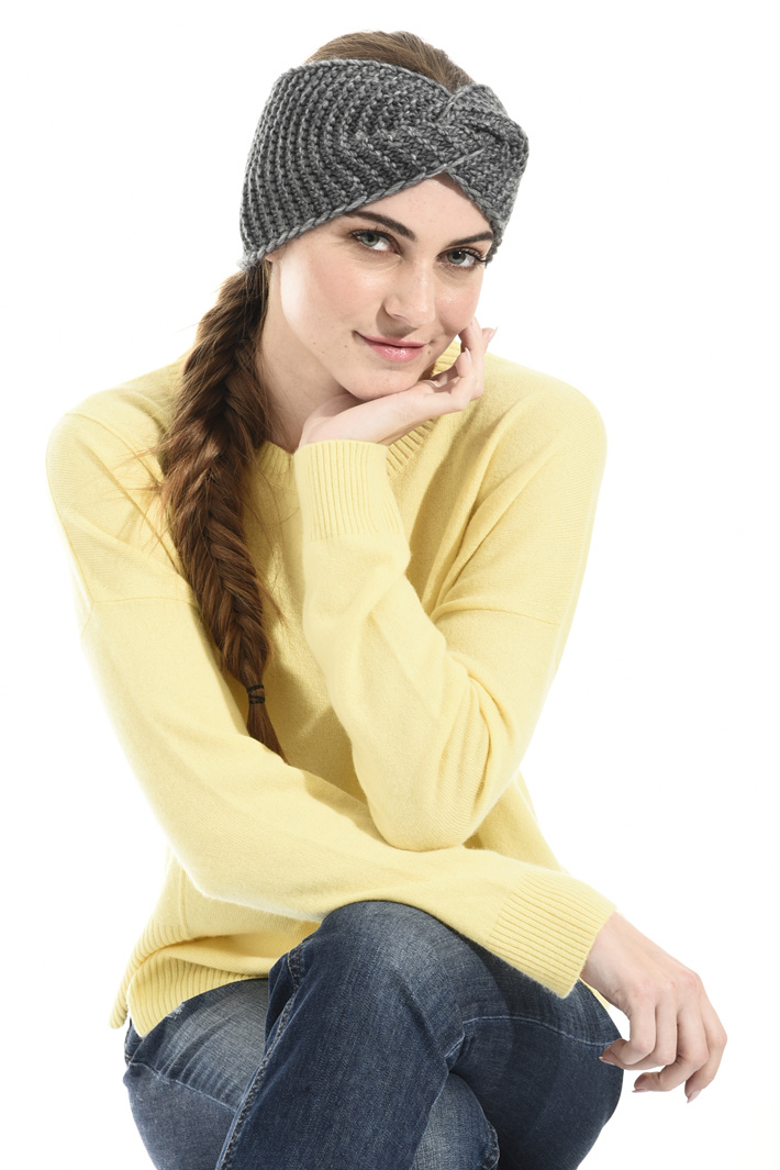 Knit hat with knot Intrend Knit hat with knot Intrend