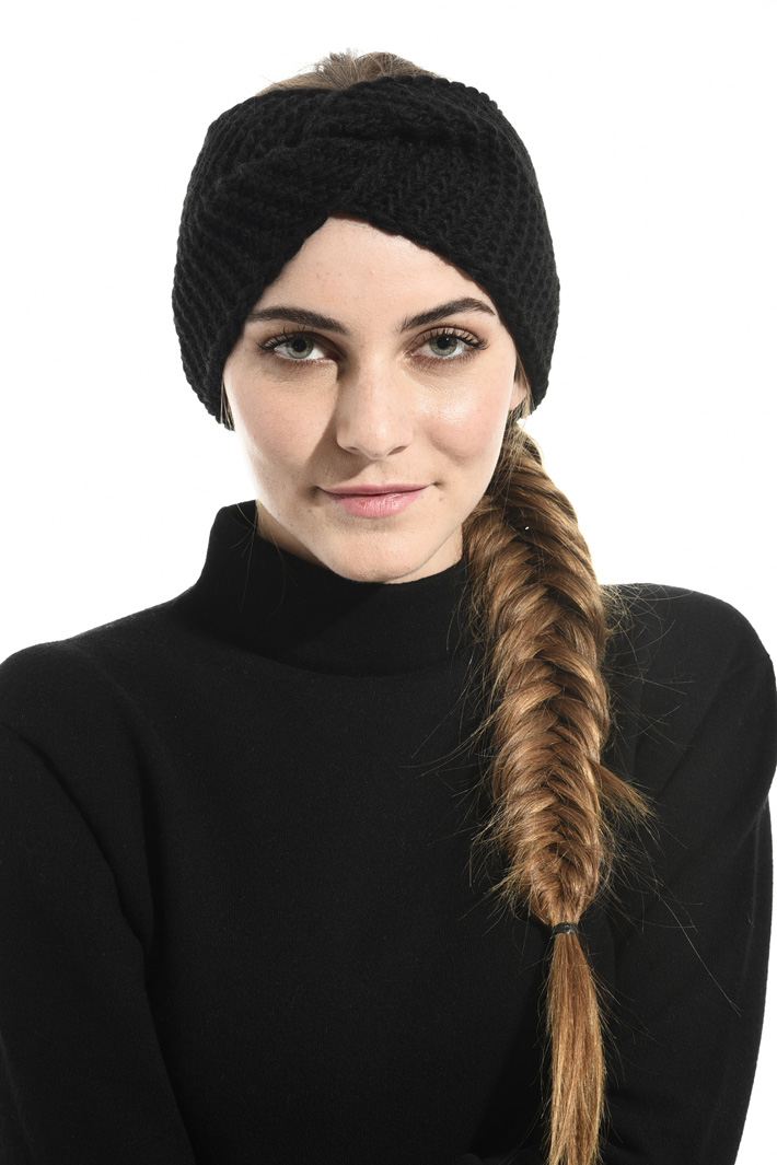 Knit hat with knot Intrend Knit hat with knot Intrend