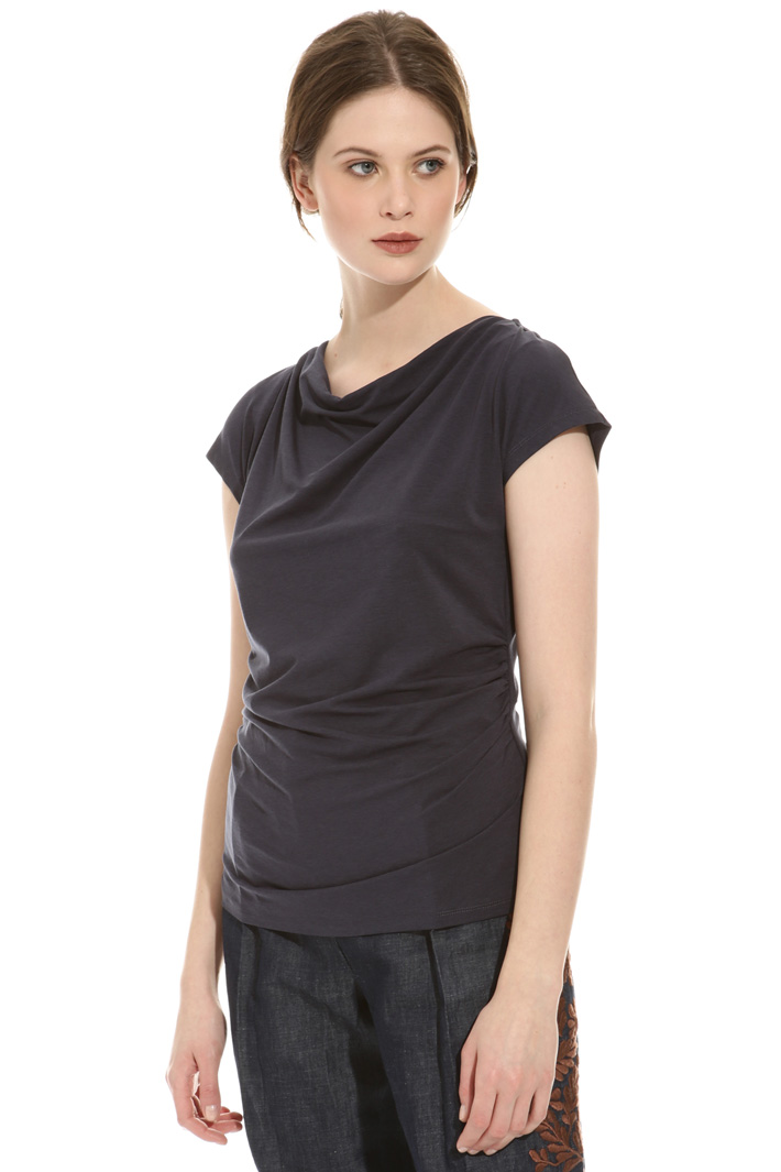 Loose neck T-shirt Intrend Loose neck T-shirt Intrend