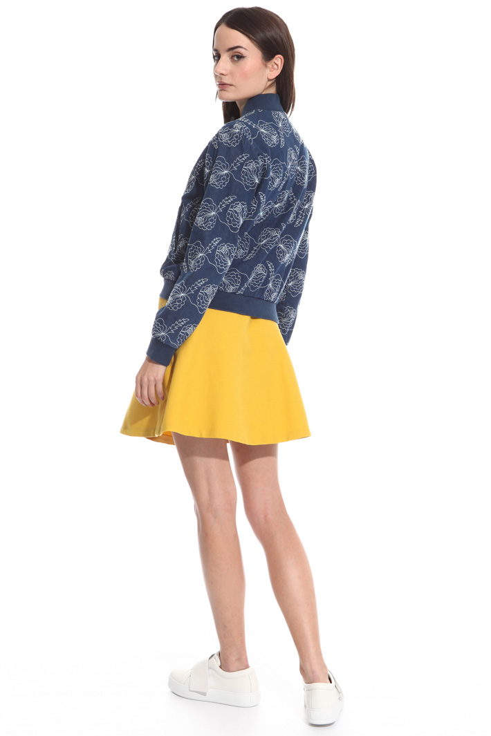 Bomber in denim con ricamo Intrend Bomber in denim con ricamo Intrend