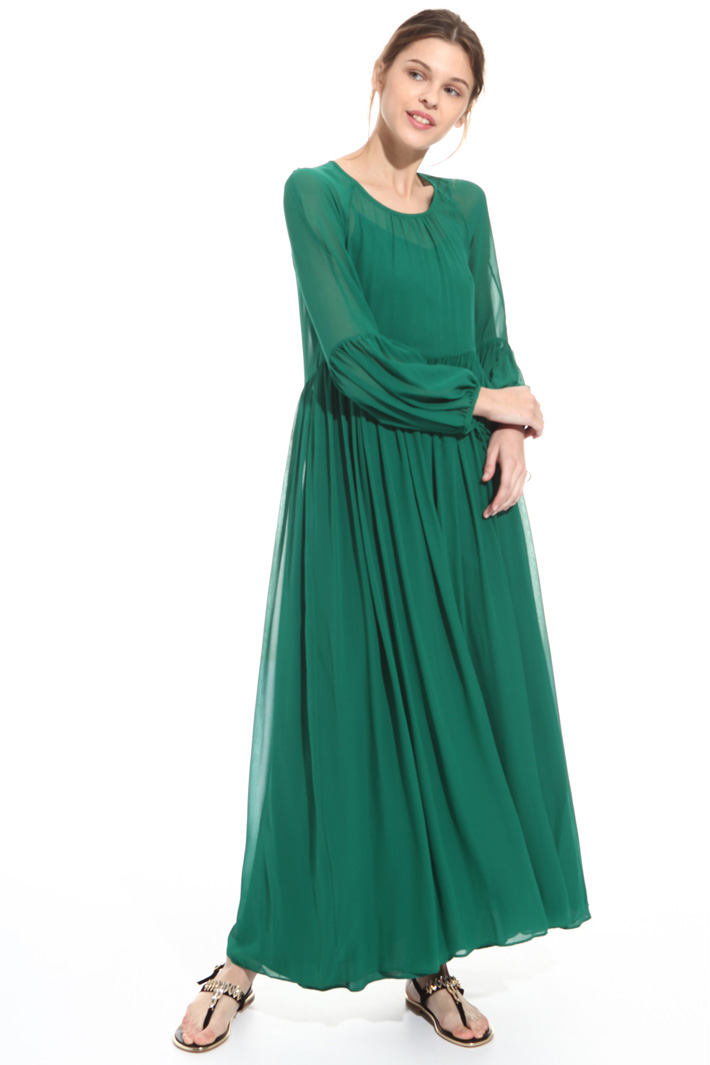 Soft and wide silk dress
Intrend Soft and wide silk dress
Intrend