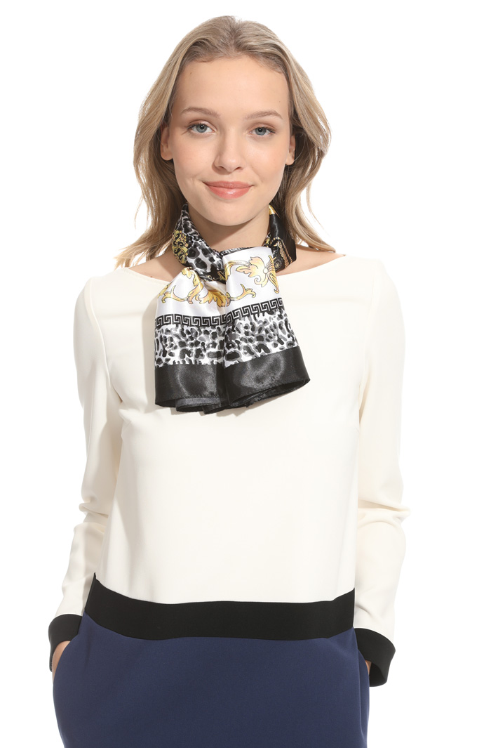 Foulard fantasia in viscosa Intrend Foulard fantasia in viscosa Intrend