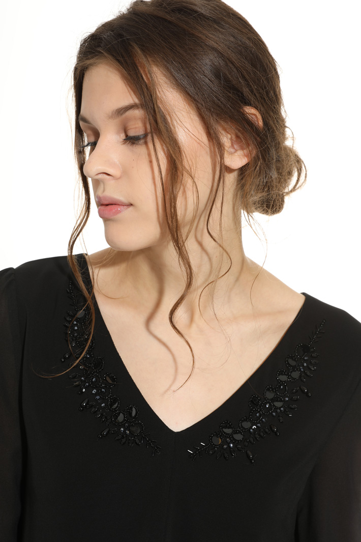Blusa in jersey con ricamo Intrend Blusa in jersey con ricamo Intrend