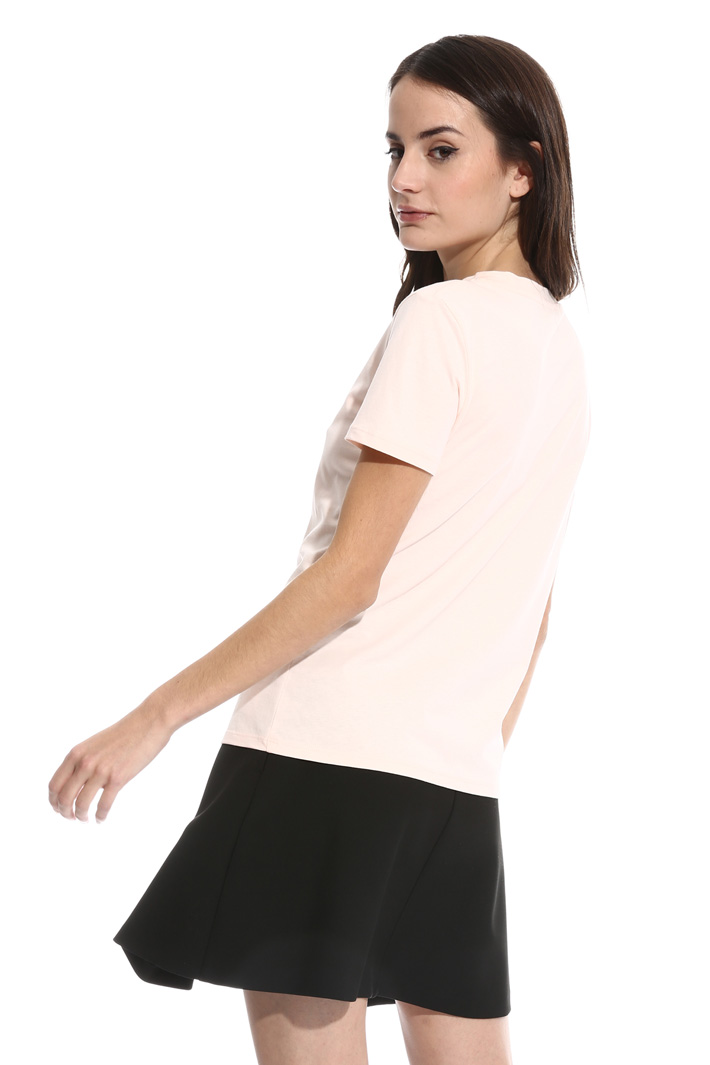 T-shirt girocollo in cotone Intrend T-shirt girocollo in cotone Intrend