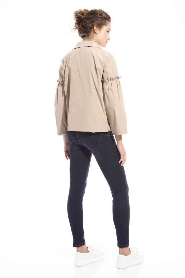 Jacket with frilled sleeves Intrend Jacket with frilled sleeves Intrend