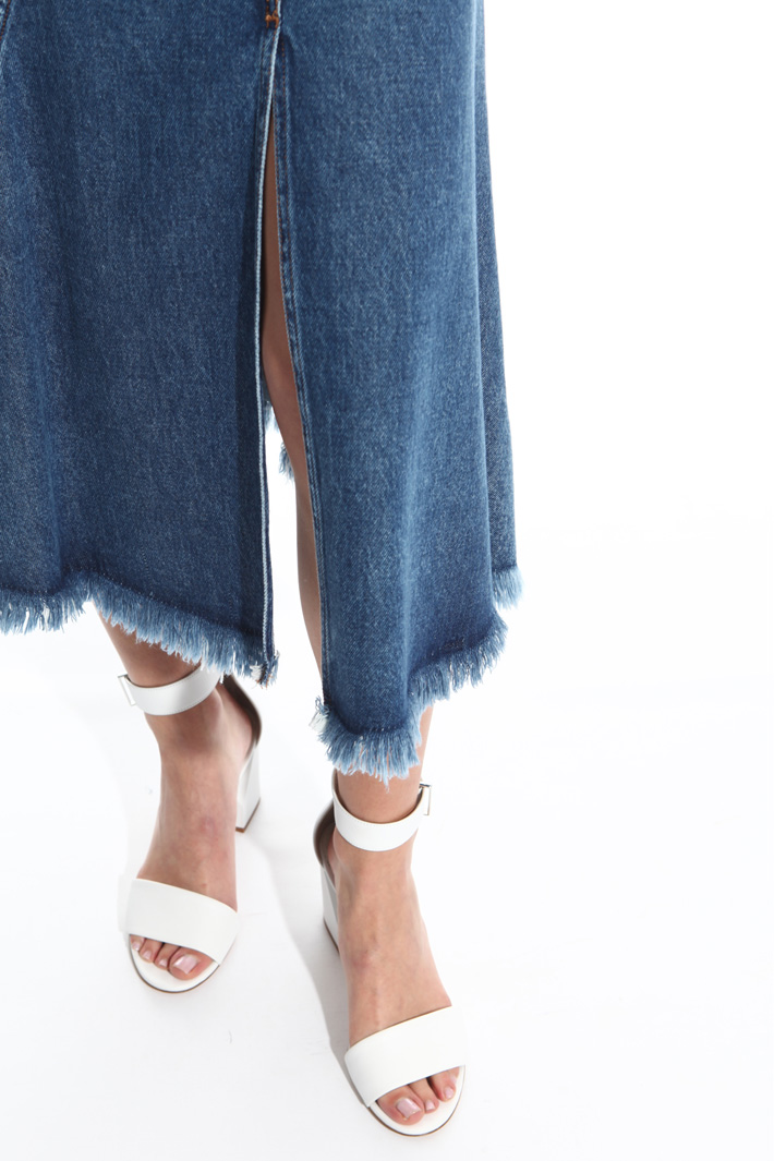 Fringed denim skirt Intrend Fringed denim skirt Intrend