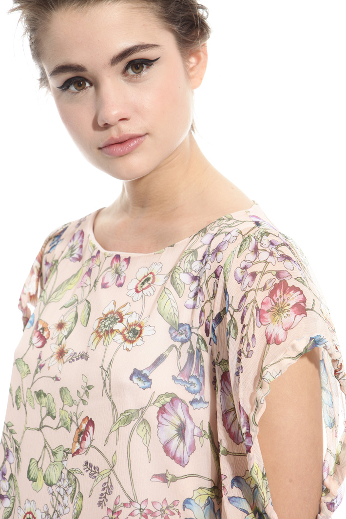 Blusa con cut-out Intrend Blusa con cut-out Intrend