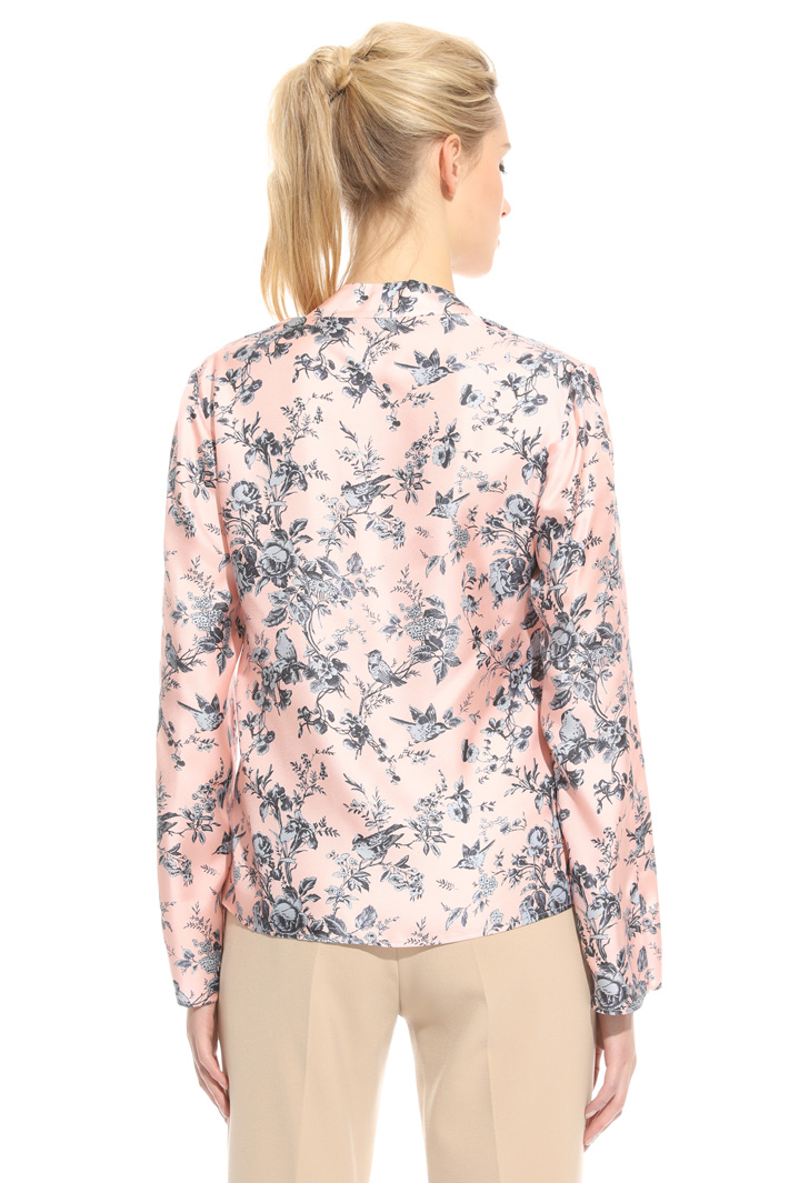 Scarf-neck blouse
Intrend Scarf-neck blouse
Intrend