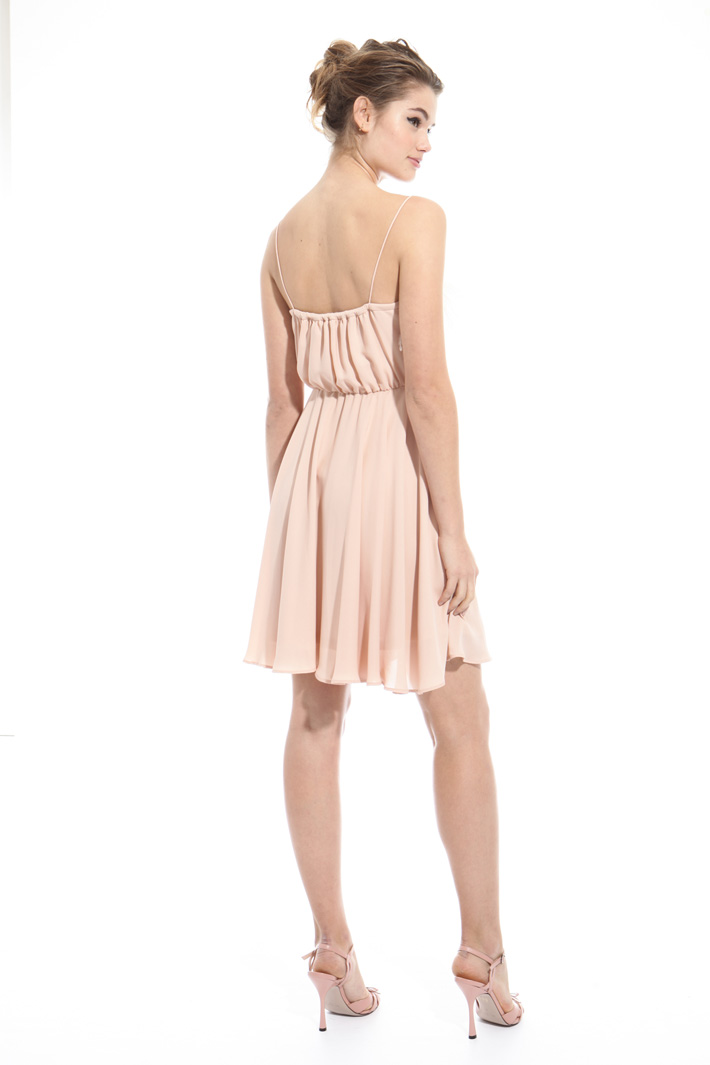 Abito in georgette con piume Intrend Abito in georgette con piume Intrend