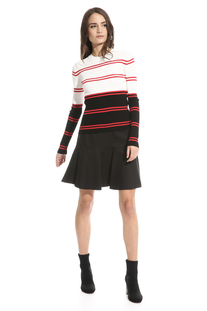 Maglia in viscosa a costine Intrend Maglia in viscosa a costine Intrend