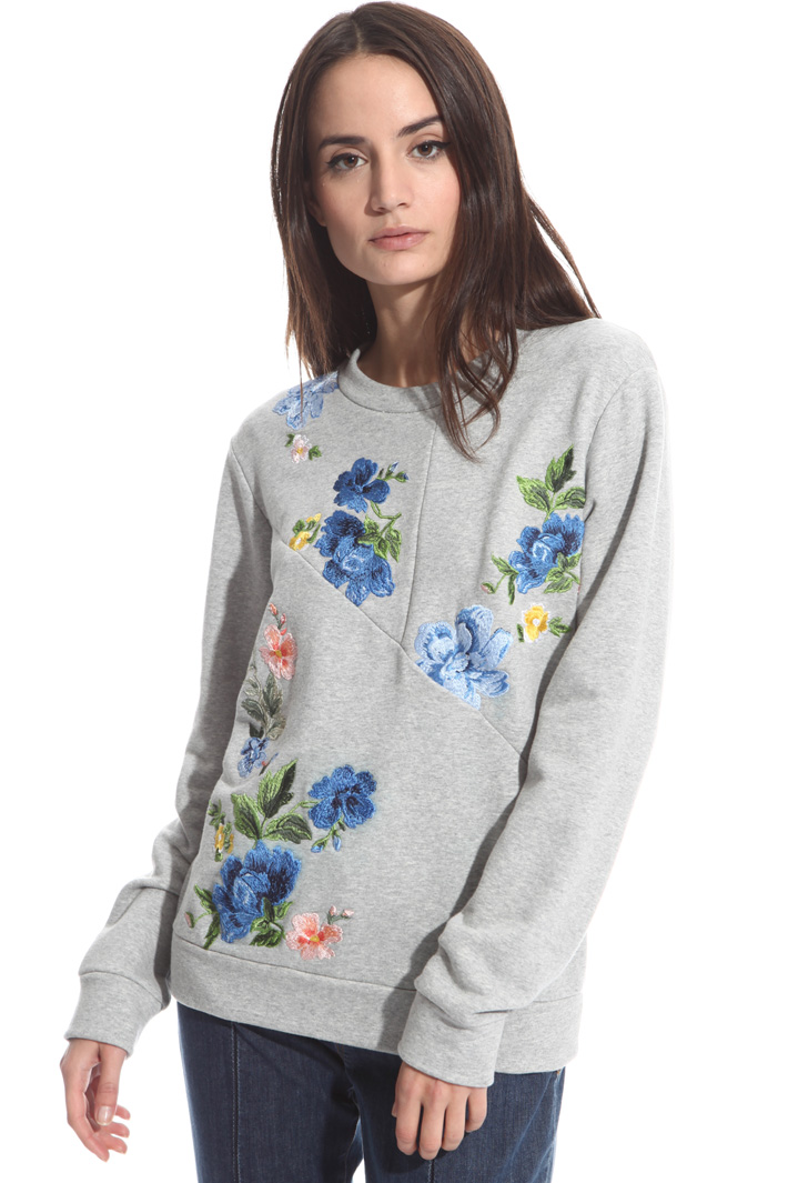 Felpa con fiori ricamati Intrend Felpa con fiori ricamati Intrend
