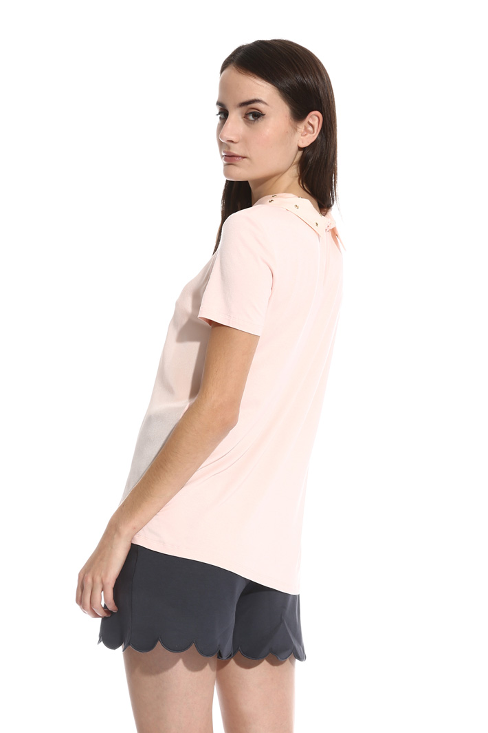 T-shirt with removable collar Intrend T-shirt with removable collar Intrend