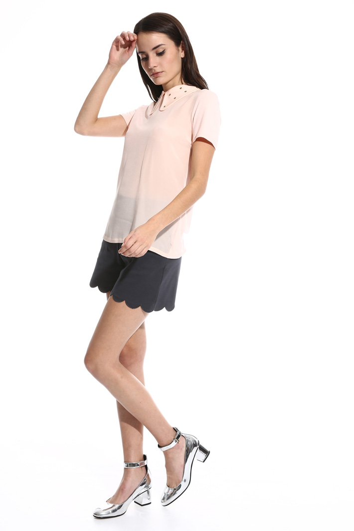 T-shirt with removable collar Intrend T-shirt with removable collar Intrend