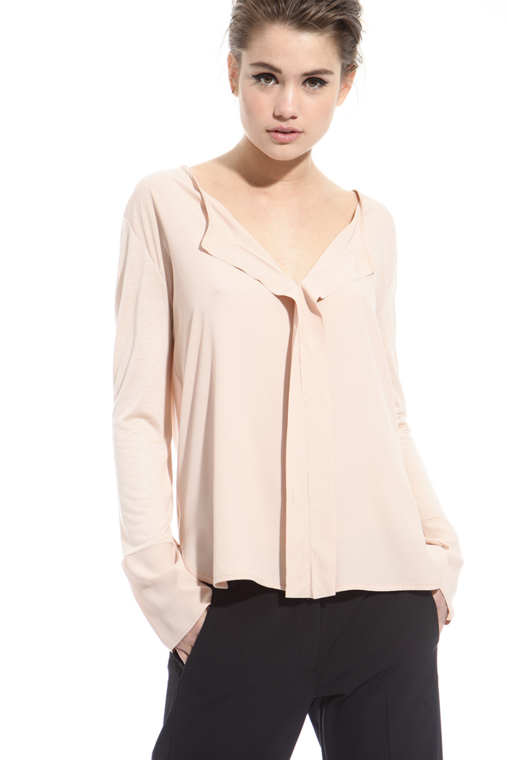 T-shirt in jersey e crepe Intrend T-shirt in jersey e crepe Intrend