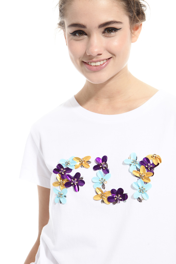 T-shirt with embroidery
Intrend T-shirt with embroidery
Intrend