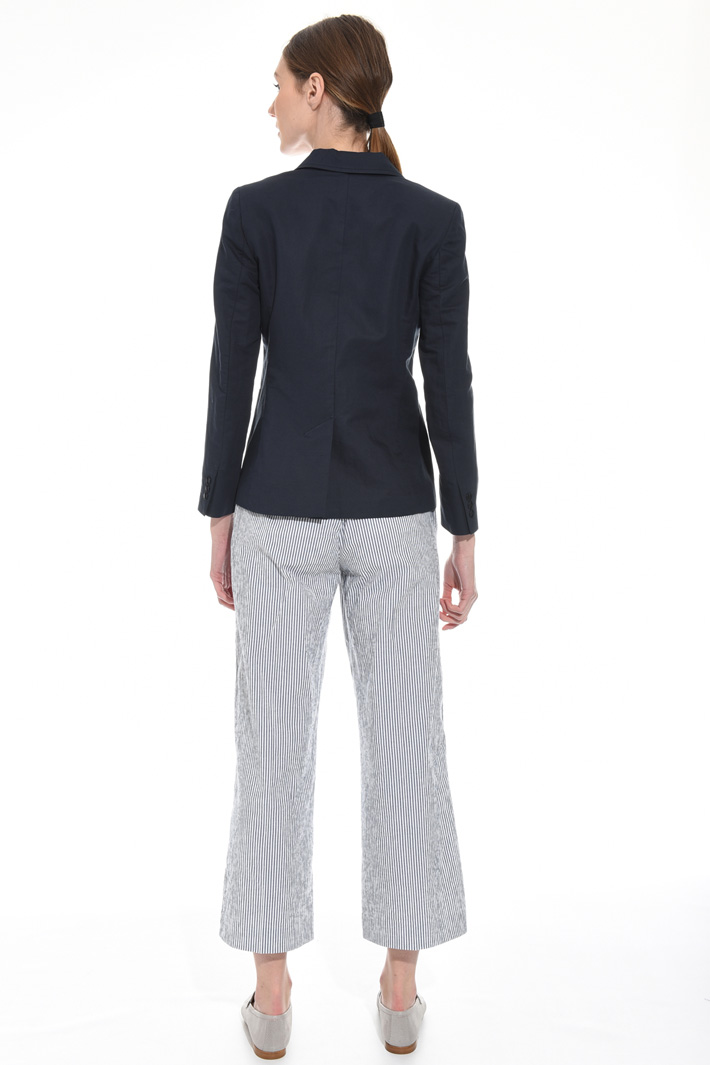 Cotton and linen blazer
Intrend Cotton and linen blazer
Intrend