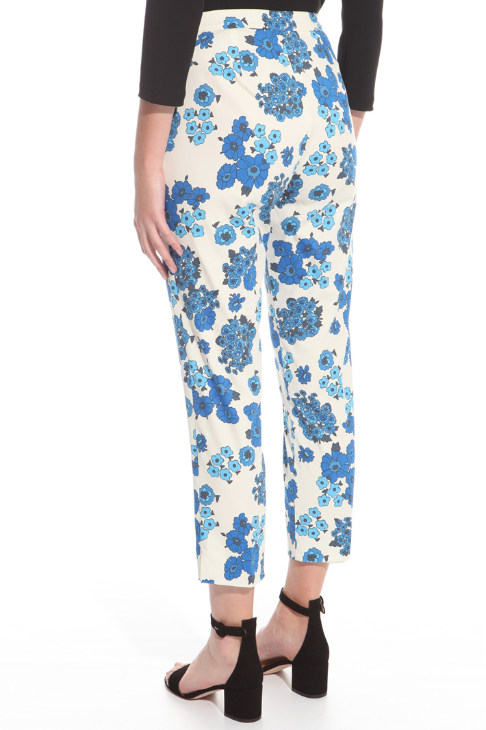 Pantalone Capri in gabardina Intrend Pantalone Capri in gabardina Intrend