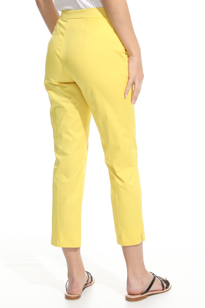 Gabardine capri trousers Intrend Gabardine capri trousers Intrend