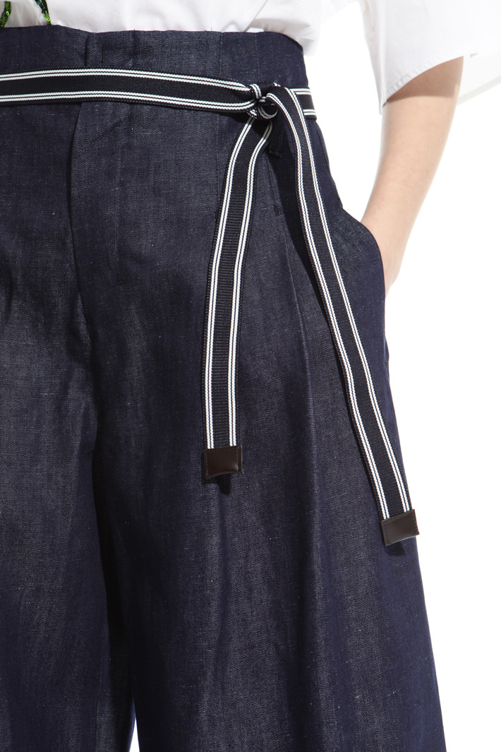 Pantalone ampio in denim Intrend Pantalone ampio in denim Intrend