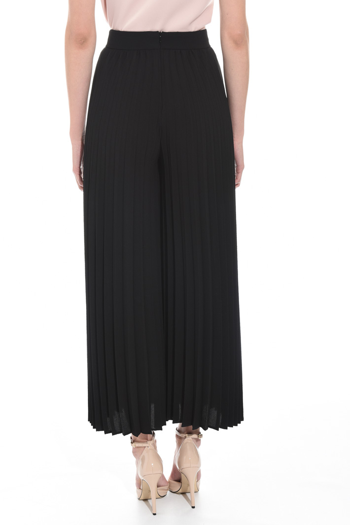 Pleated crepe trousers Intrend Pleated crepe trousers Intrend