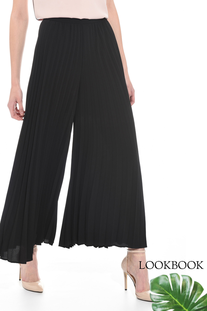 Pleated crepe trousers Intrend Pleated crepe trousers Intrend