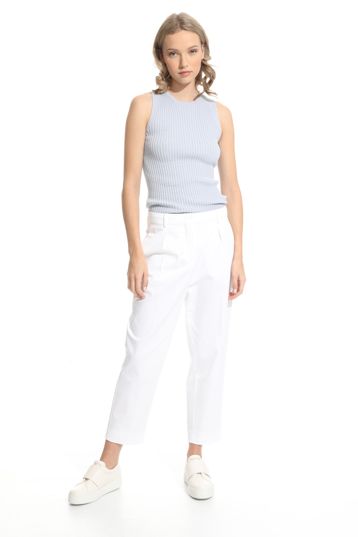 Cropped trousers in gabardine
Intrend Cropped trousers in gabardine
Intrend
