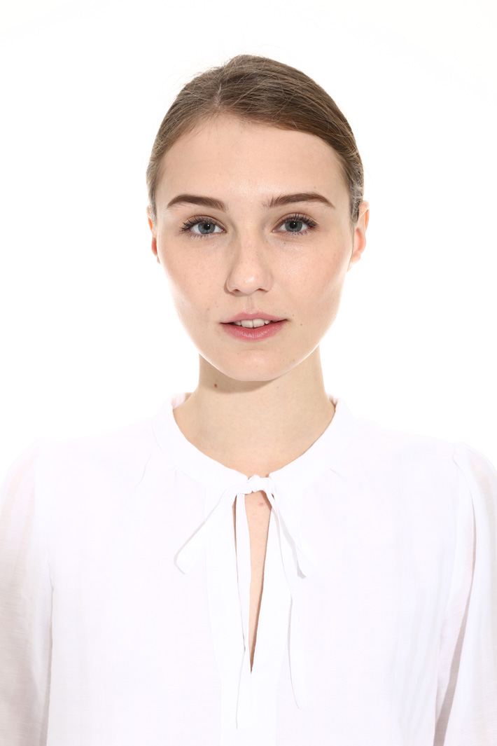 Puff sleeve blouse Intrend Puff sleeve blouse Intrend