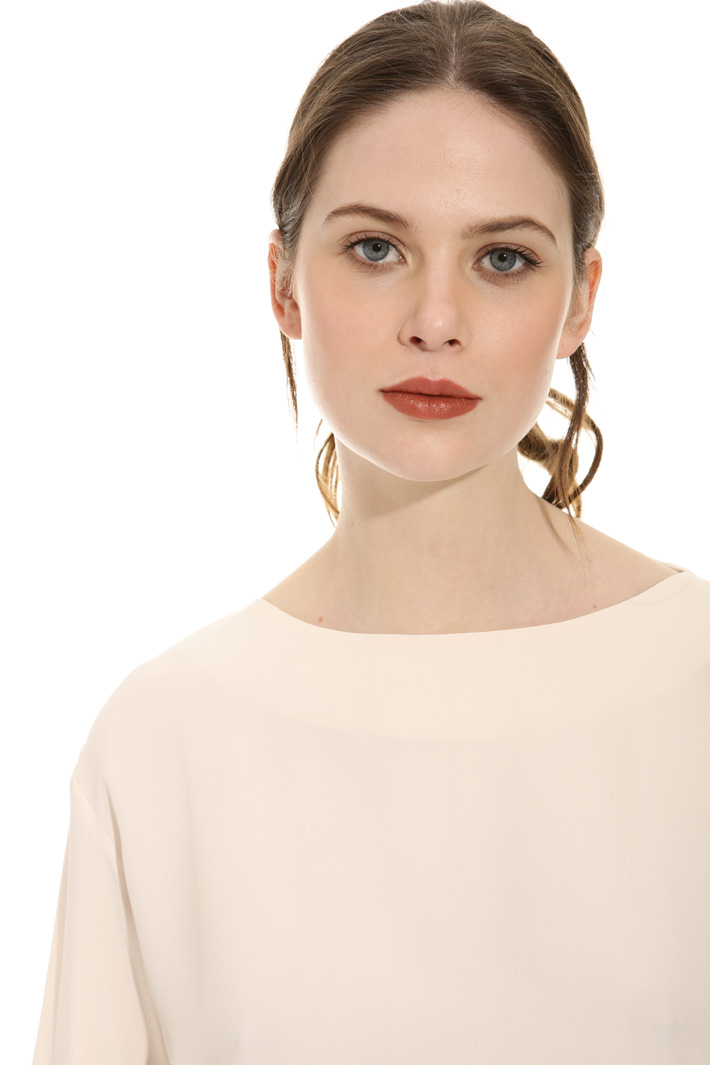 Silk crepe blouse Intrend Silk crepe blouse Intrend