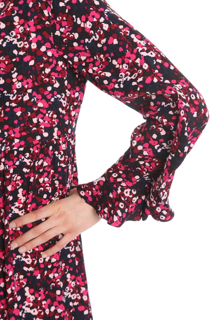 Abito in crepe envers satin Intrend Abito in crepe envers satin Intrend