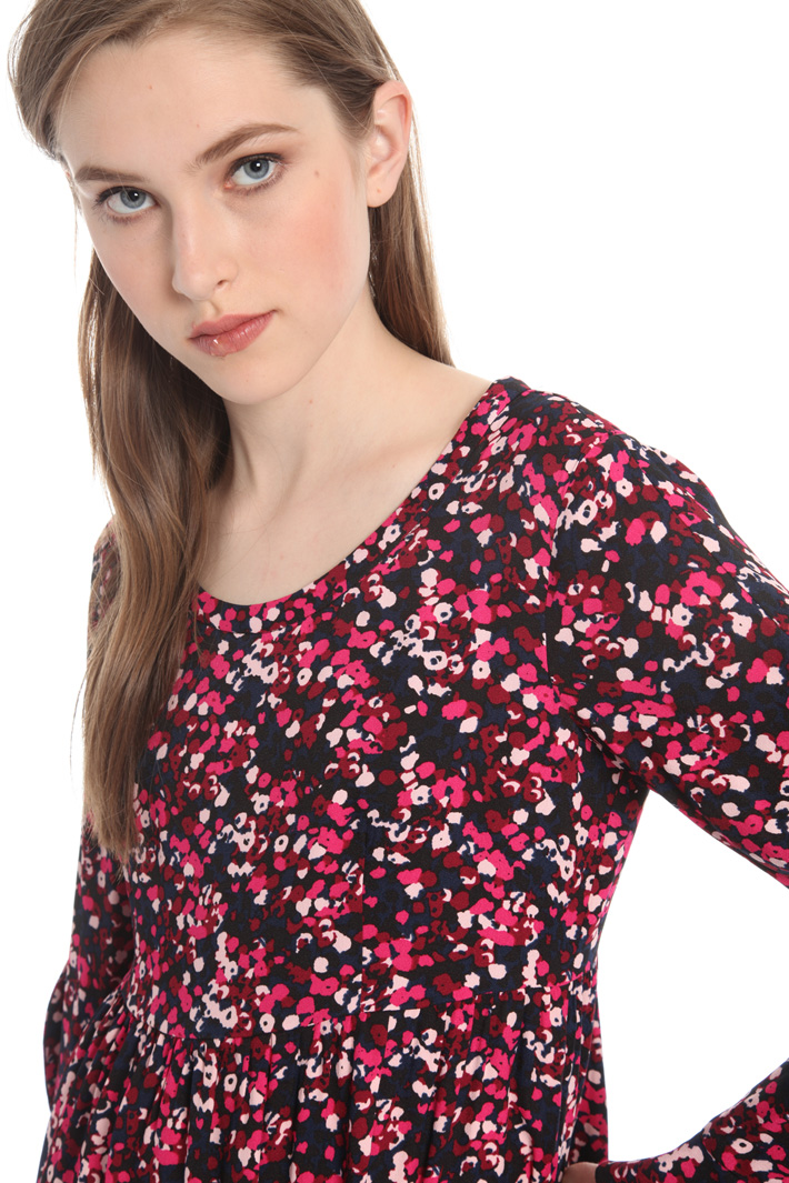 Abito in crepe envers satin Intrend Abito in crepe envers satin Intrend