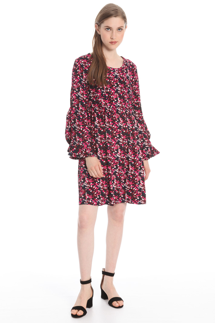 Abito in crepe envers satin Intrend Abito in crepe envers satin Intrend
